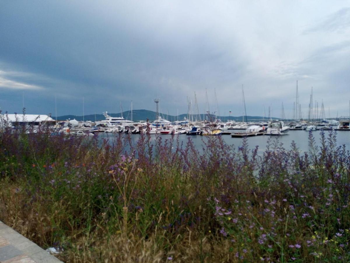 Private Holiday Flat By Seaside - Santa Marina- Szozopol Kültér fotó